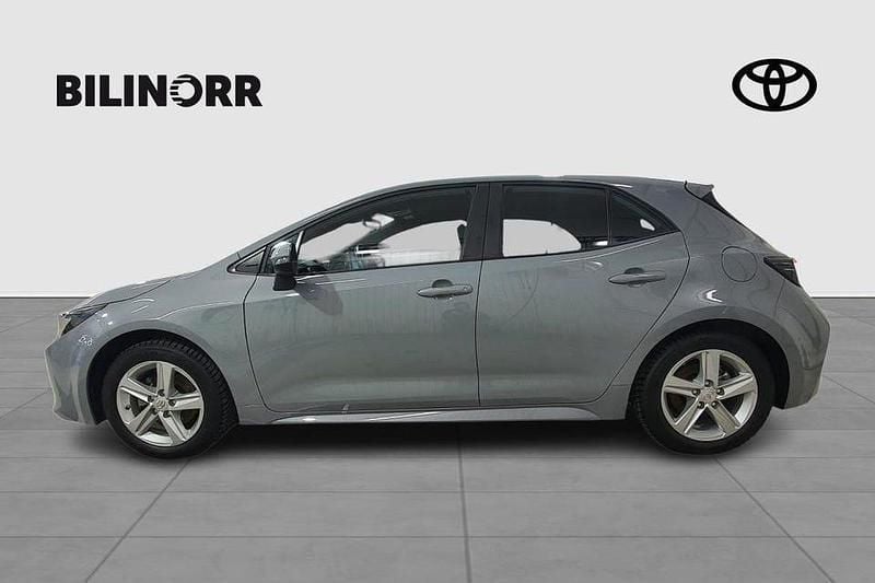 Begagnad Toyota Corolla Active 122 HK (89 kW) 2022 Grå