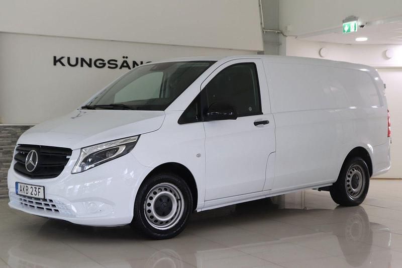 Vit Begagnad 2021 Mercedes Vito Minibuss | 189 900 kr - Bild 1/4