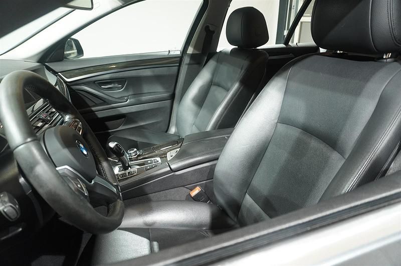 Begagnad BMW 520 M Sport 190 HK (139 kW) 2015 Grå Kombi