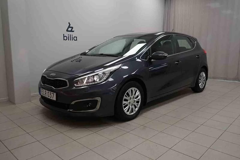 Grå Begagnad 2016 Kia Ceed Halvkombi | 119 000 kr (Dyr) - Bild 1/1