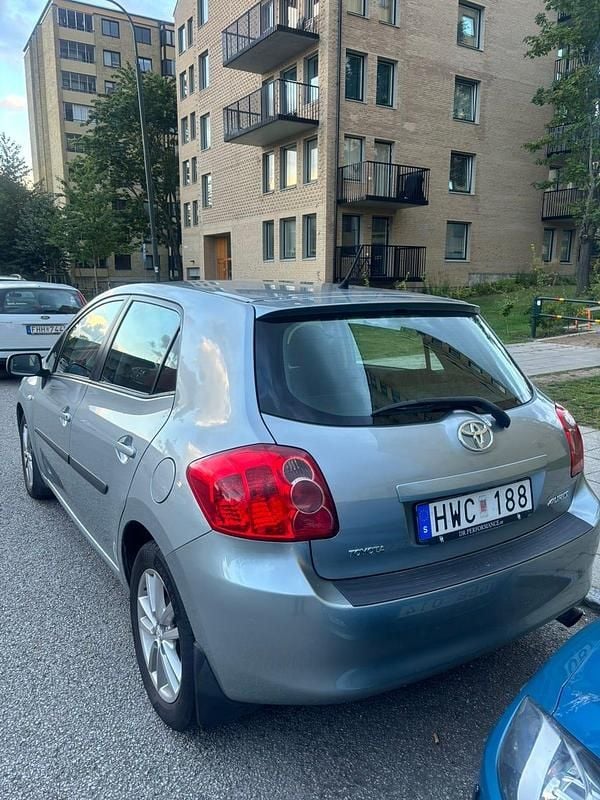 Begagnad Toyota Auris 124 HK (91 kW) 2008 Halvkombi