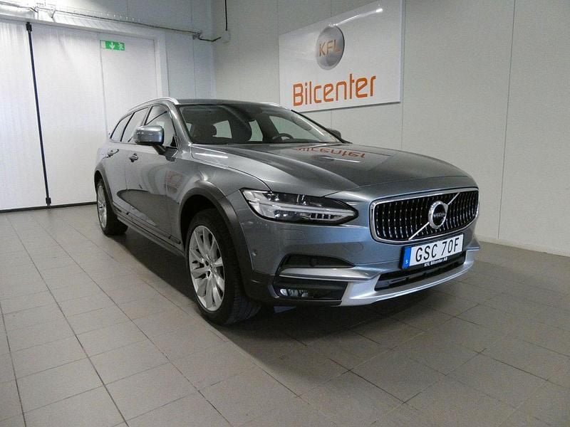 Grå Begagnad 2019 Volvo V90 CC Kombi | 367 900 kr (Marknadspris) - Bild 1/3