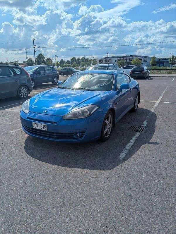 Blå Begagnad 2007 Hyundai Coupé Sportkupé | 25 000 kr - Bild 1/4