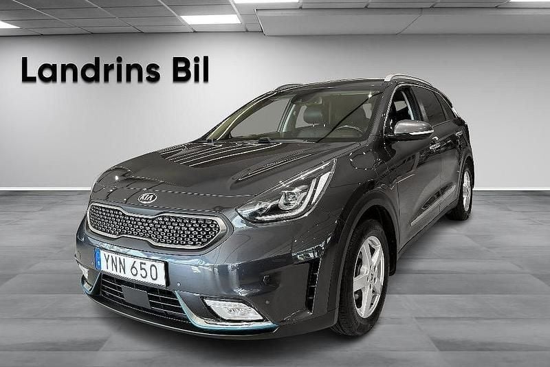 Grå Begagnad 2018 Kia Niro 2 SUV | 164 300 kr (Marknadspris) - Bild 1/4