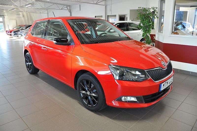 Begagnad Skoda Fabia Style 95 HK (69 kW) 2018 Röd Halvkombi
