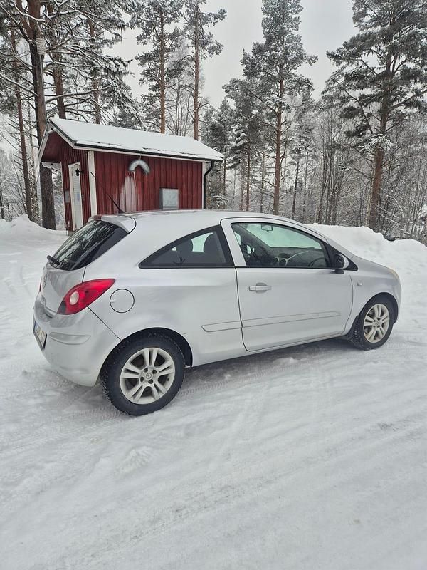 Begagnad Opel Corsa 80 HK (58 kW) 2007 Halvkombi