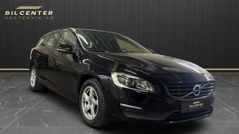 Svart Begagnad 2018 Volvo V60 Kinetic Kombi | 164 900 kr (Bra pris) - Bild 1/4