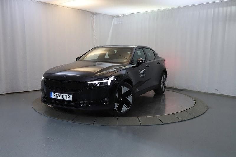 Svart Ny 2024 Polestar 2 Long Range Single Motor Sedan | 539 800 kr - Bild 1/4