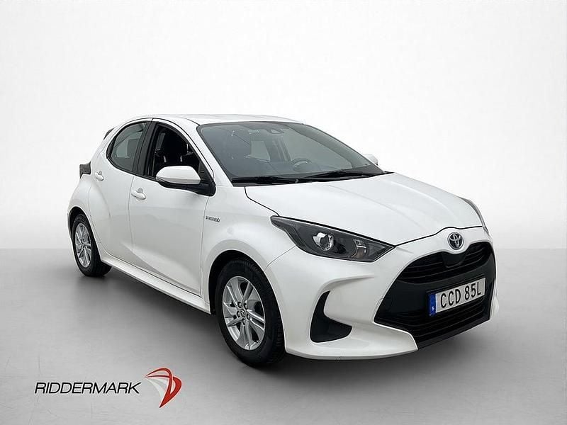 Begagnad Toyota Yaris 2021 Vit Halvkombi