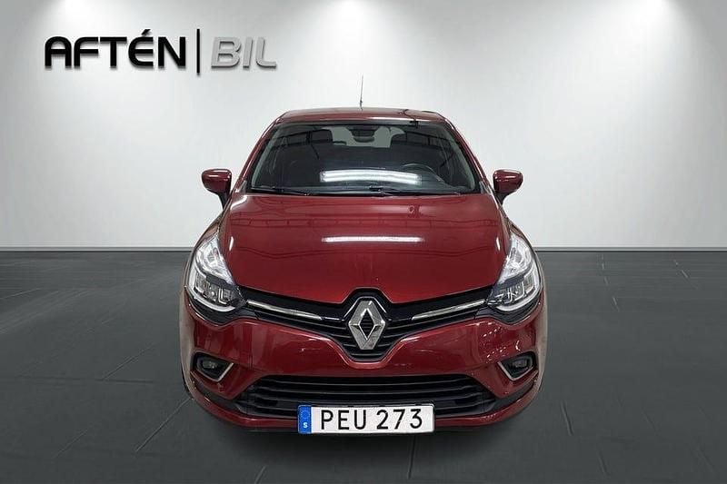 Begagnad Renault Clio IV Intens 90 HK (66 kW) 2018 Mörkröd Halvkombi