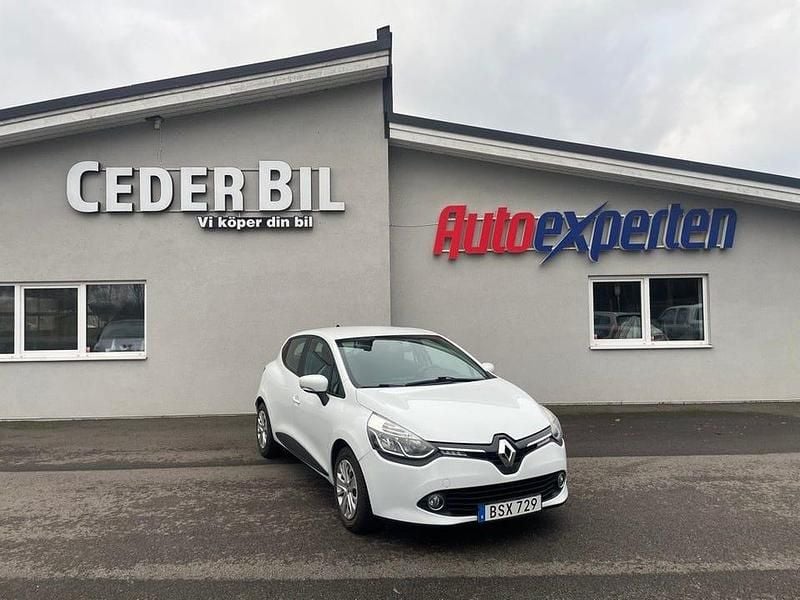 Vit Begagnad 2016 Renault Clio IV Expression Halvkombi | 69 900 kr (Marknadspris) - Bild 1/4