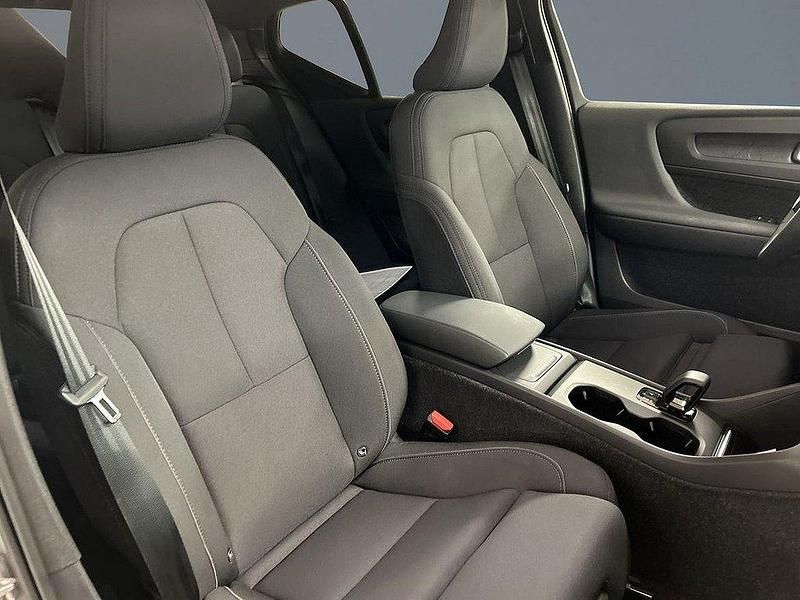 Grå Begagnad 2024 Volvo EX40 Performance SUV | 529 000 kr (Lite dyr) - Bild 1/1