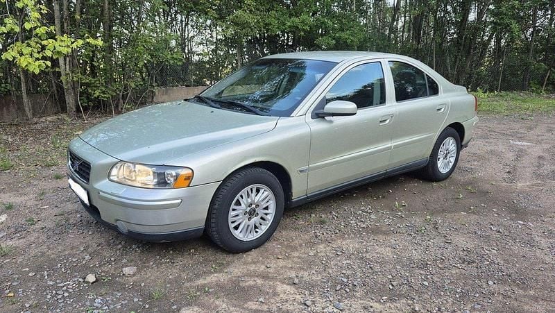 Grön Begagnad 2005 Volvo S60 Sedan | 22 500 kr (Bra pris) - Bild 1/4