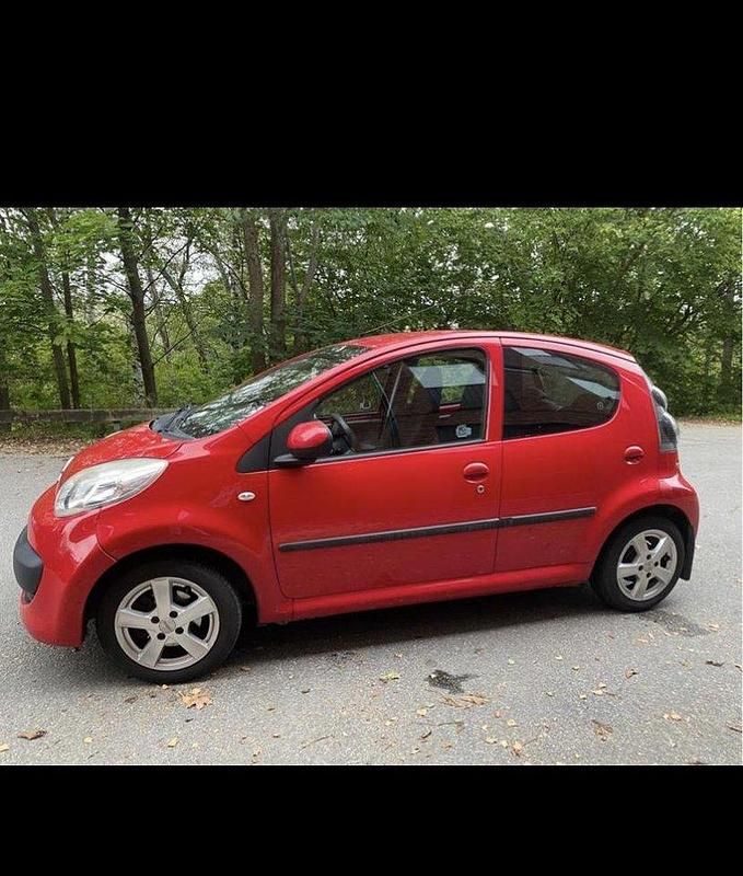 Röd Begagnad 2008 Citroën C1 Halvkombi | 35 000 kr (Marknadspris) - Bild 1/4