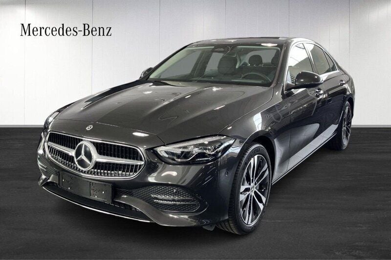 Grå (grey) Ny 2024 Mercedes C300e Sedan | 577 300 kr (Superpris) - Bild 1/4