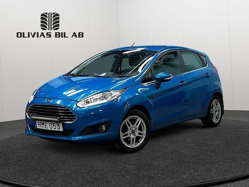 Blå Begagnad 2014 Ford Fiesta Titanium | 39 900 kr (Superpris) - Bild 1/4