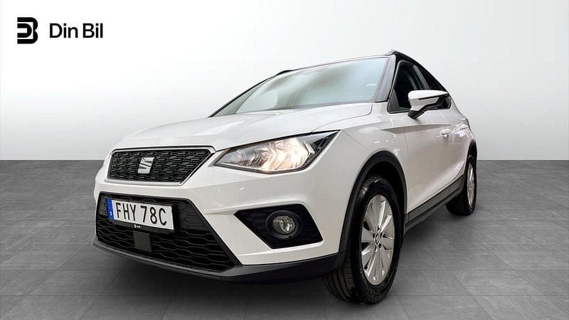 Vit (candy white/midnight blac) Begagnad 2021 Seat Arona Style SUV | 156 900 kr (Marknadspris) - Bild 1/4