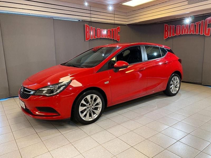 Röd Begagnad 2018 Opel Astra Enjoy Halvkombi | 139 000 kr (Marknadspris) - Bild 1/4