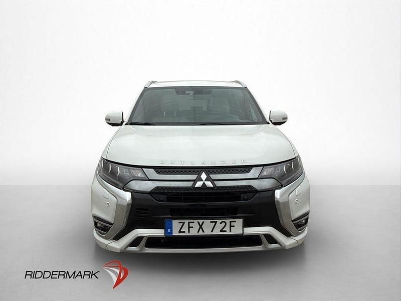 Begagnad Mitsubishi Outlander 224 HK (164 kW) 2020 Vit SUV