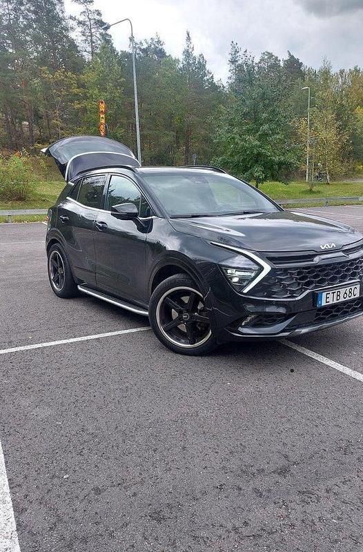 Svart Begagnad 2022 Kia Sportage GT-Line SUV | 340 000 kr (Marknadspris) - Bild 1/4