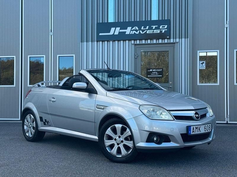 Grå Begagnad 2008 Opel Tigra Cab | 34 900 kr (Marknadspris) - Bild 1/4