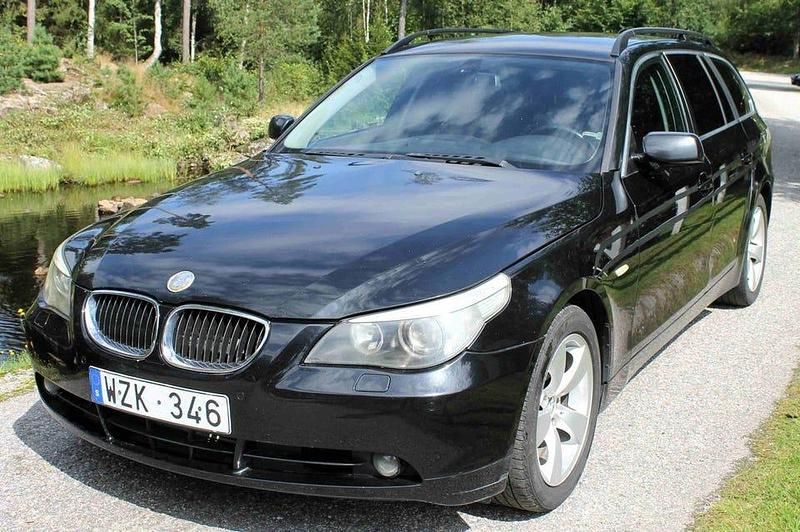 Svart Begagnad 2005 BMW 525 Kombi | 59 000 kr (Dyr) - Bild 1/4