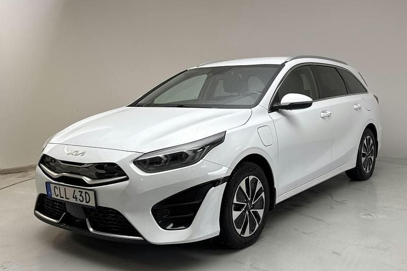 Vit Begagnad 2022 Kia Ceed Sportswagon Advance Kombi | 219 000 kr (Superpris) - Bild 1/4