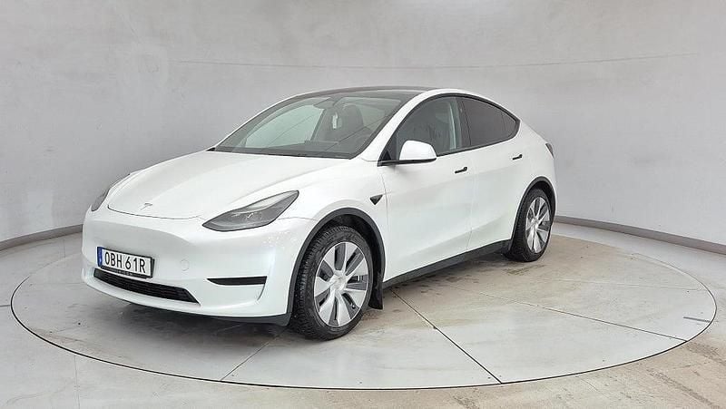 Vit Begagnad 2024 Tesla Model Y Standard Range SUV | 399 900 kr (Bra pris) - Bild 1/4