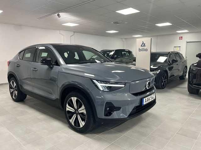 Grå Begagnad 2022 Volvo C40 Plus SUV | 349 900 kr - Bild 1/3