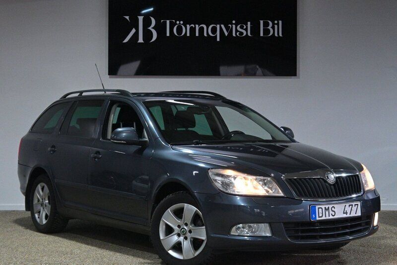 Mörkgrå Begagnad 2009 Skoda Octavia Elegance Kombi | 44 990 kr - Bild 1/4