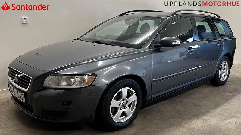Grå Begagnad 2008 Volvo V50 Kombi | 34 900 kr (Marknadspris) - Bild 1/4