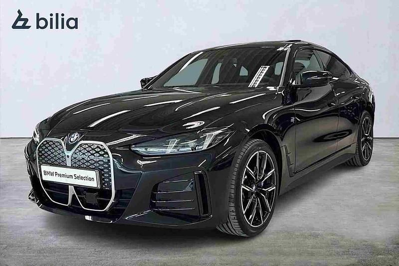 Svart Begagnad 2025 BMW i4 Comfort Edition Sedan | 619 900 kr (Marknadspris) - Bild 1/1