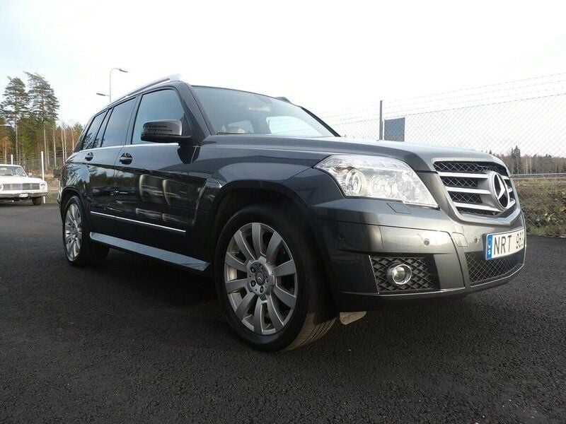 Mörkgrå Begagnad 2009 Mercedes GLK280 SUV | 219 000 kr - Bild 1/4