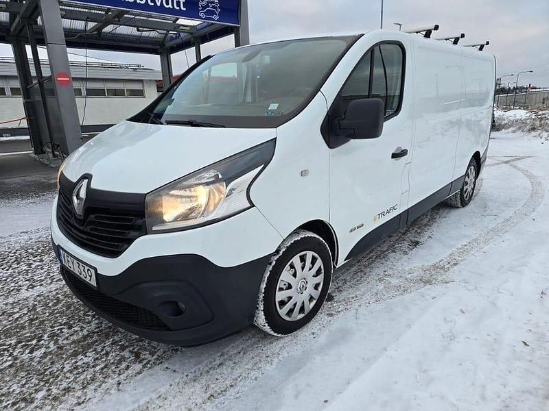 Begagnad Renault Trafic 120 HK (88 kW) 2016 Minibuss