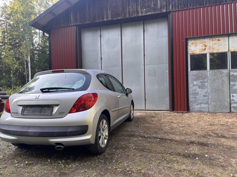 Begagnad Peugeot 207 Sport 109 HK (80 kW) 2006 Ljusgrå Halvkombi