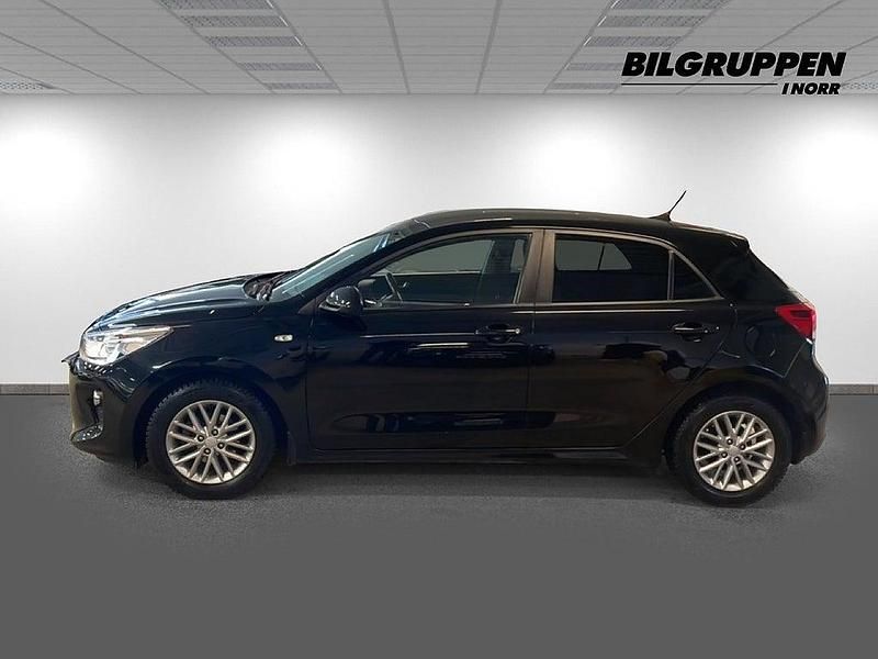 Begagnad Kia Rio 84 HK (61 kW) 2019 Svart Halvkombi