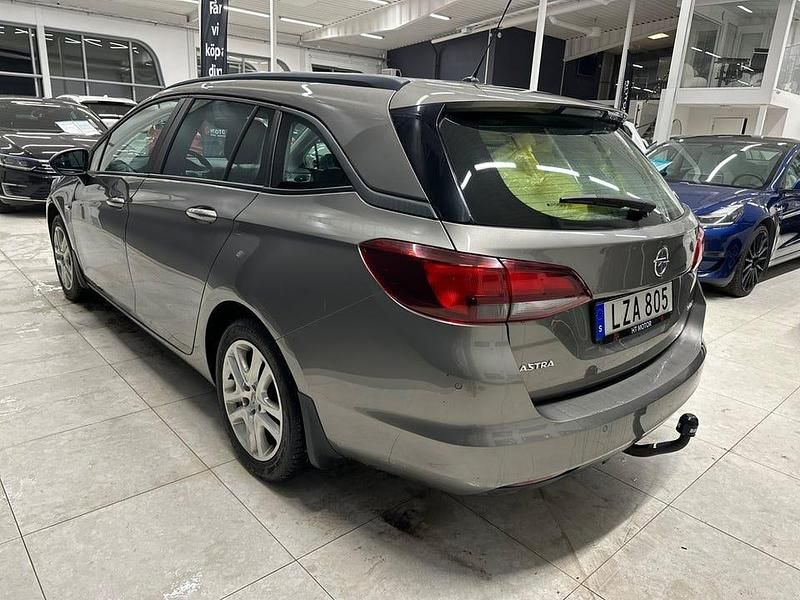 Begagnad Opel Astra Enjoy 105 HK (77 kW) 2016 Grå Kombi