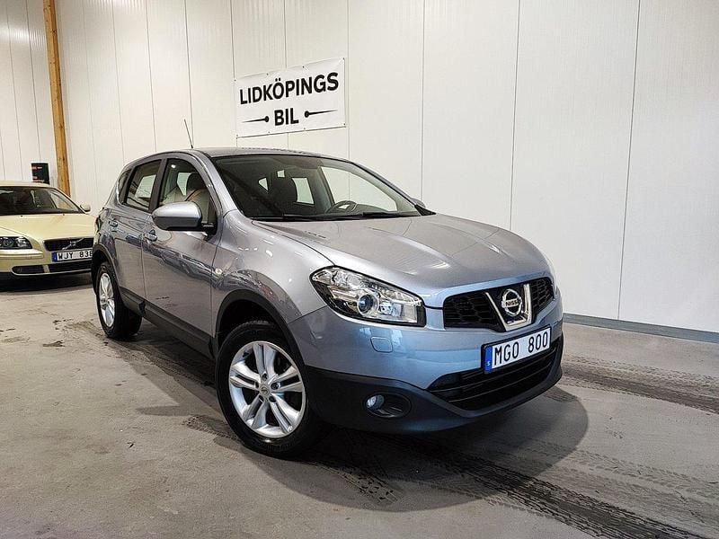 Grå Begagnad 2011 Nissan Qashqai SUV | 95 000 kr (Marknadspris) - Bild 1/4