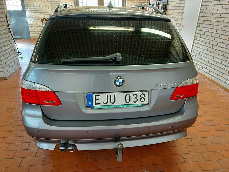 Begagnad BMW 525 197 HK (144 kW) 2008 Grå Kombi