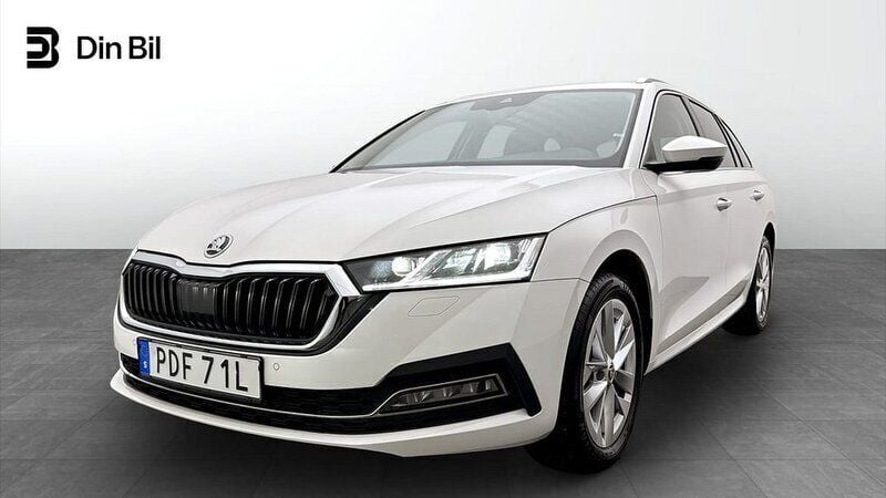 Vit Begagnad 2023 Skoda Octavia Style Kombi | 309 900 kr - Bild 1/4