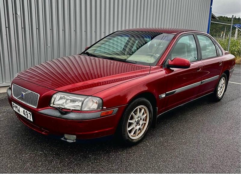 Röd Begagnad 2000 Volvo S80 Sedan | 16 500 kr (Marknadspris) - Bild 1/4