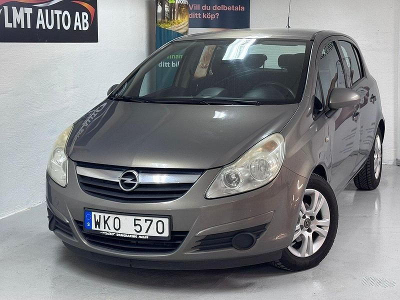 Brun Begagnad 2010 Opel Corsa Enjoy Halvkombi | 24 900 kr (Bra pris) - Bild 1/4