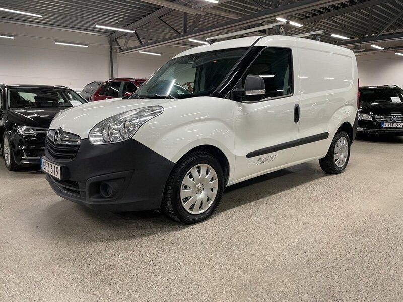 Vit Begagnad 2015 Opel Combo S Minibuss | 79 000 kr (Lite dyr) - Bild 1/4
