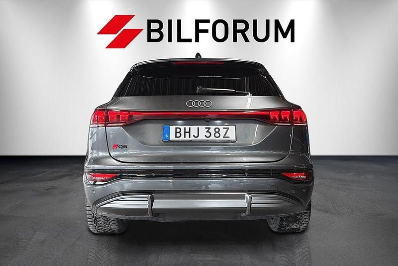 Begagnad Audi Q6 e-tron S-Line 284 kW (387 HK) 2024 Grå SUV