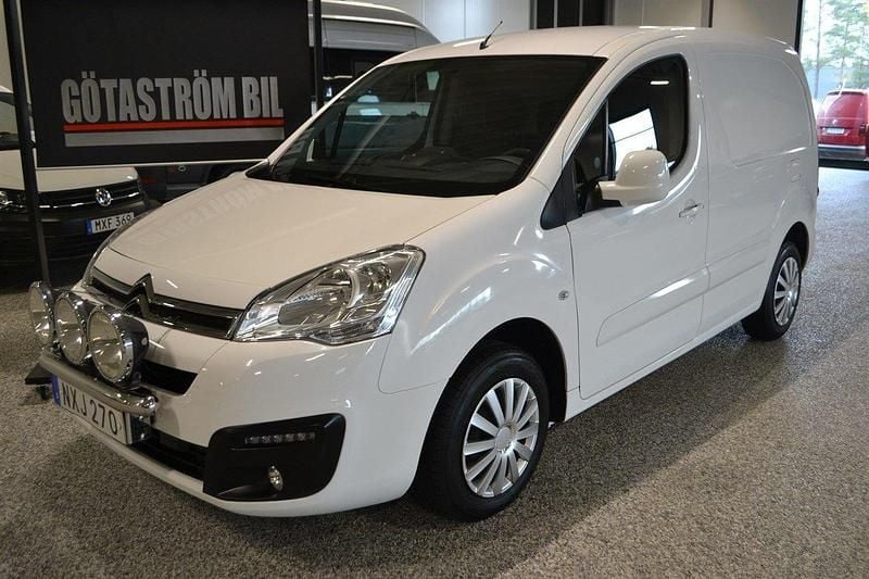 Vit Begagnad 2018 Citroën Berlingo Van | 90 000 kr (Marknadspris) - Bild 1/4