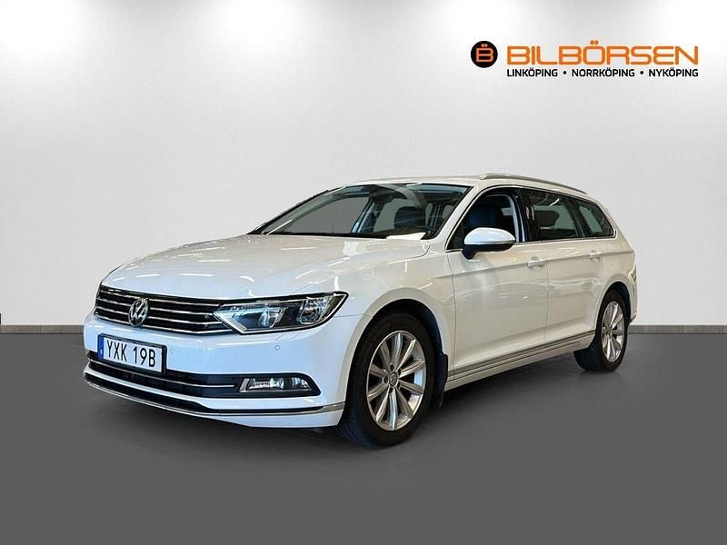 Vit Begagnad 2019 VW Passat GT Kombi | 229 900 kr (Marknadspris) - Bild 1/4
