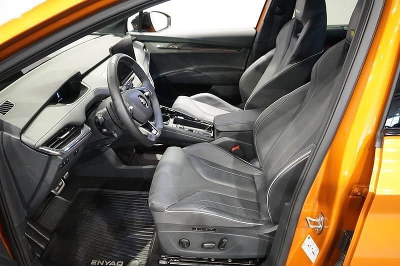Begagnad Skoda Enyaq iV RS 253 kW (344 HK) 2024 Orange SUV