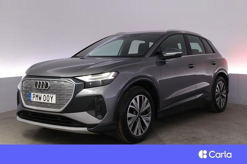 Grå Begagnad 2023 Audi Q4 e-tron Proline SUV | 399 900 kr (Marknadspris) - Bild 1/4