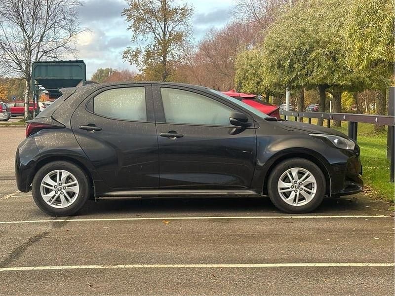 Begagnad 2023 Toyota Yaris Active Halvkombi | 44 000 kr - Bild 1/4