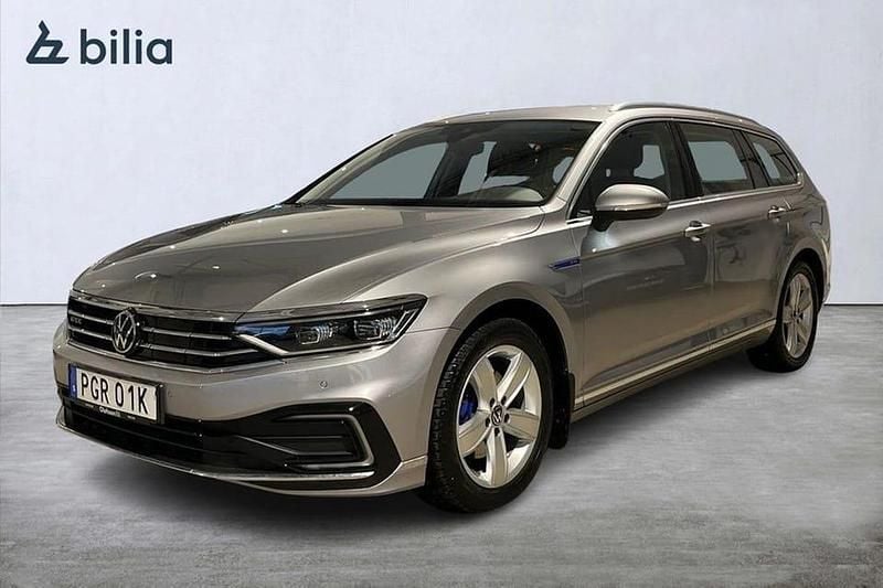 Begagnad VW Passat GTE 220 HK (161 kW) 2023 Silver Kombi